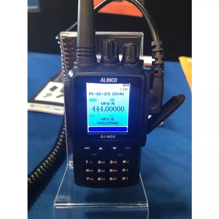 Alinco DJ-MD5T VHF/UHF 5W DMR HT | GigaParts.com